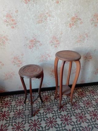 LOT DE DEUX SELLETTES EN BOIS 