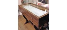 Meuble vitrine de magasin