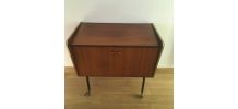 Mini buffet bar vintage inspiration 50s 60s, parfait pour platine et disques vinyls 33 tours