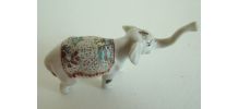 Statuette XIXème représentant un éléphant en porcelaine de Chantilly 
