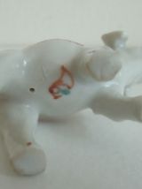 Statuette XIXème représentant un éléphant en porcelaine de Chantilly 