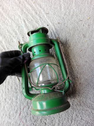Lampe tempête à pétrole