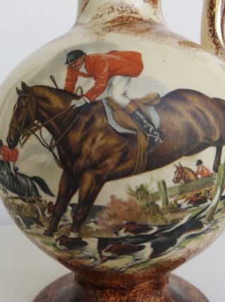 Vase chasse à cour