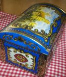 boite metal pub relief et ancienne 