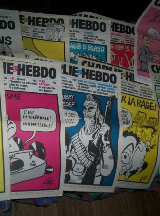 lot de 21 no  de charlie hebdo 