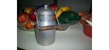 ancien pot a lait  