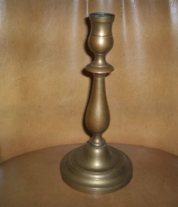 BEAU BOUGEOIR ANCIEN 24,5 CM DE HAUT BRONZE 