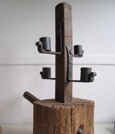 Bougeoir bois genre médiéval
