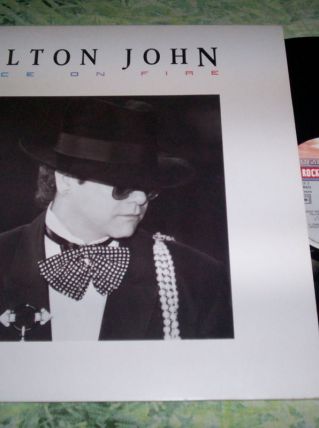 DISQUE 33 TOURS ELTON JOHN