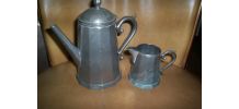  ANCIENNE PETITE CAFETIERE + POT A LAIT ALUMINIUM 