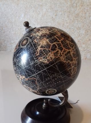 Mappemonde sur pied en bois