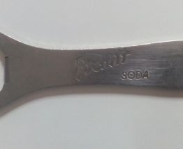 décapsuleur publicitaire Pschitt soda
