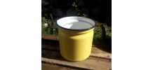 Pot à bouillir le lait en tôle émaillée jaune - vintage