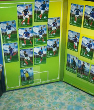 COFFRET  PUB CARREFOUR FOOT BALL EQUIPE DE FRANCE MAGNETS