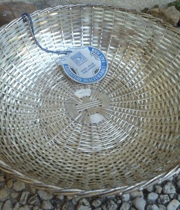 corbeille  en fil de fer argenté tressé fait main