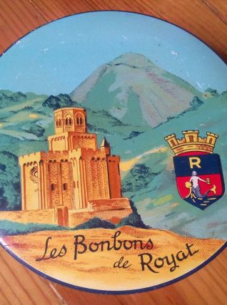Boite publicitaire ancienne en tôle 
