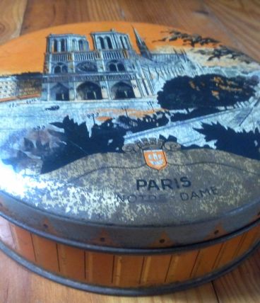 Boite ancienne en tôle litographiée - Notre Dame de Paris