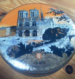 Boite ancienne en tôle litographiée - Notre Dame de Paris