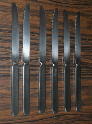 Ancien de 6 couteaux manche en metal
