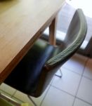 Chaise design en cuir (vert)