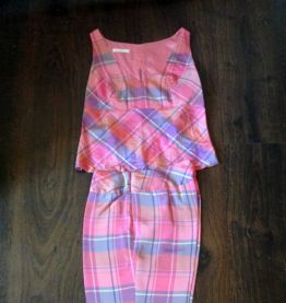 Ensemble femme pantalon et top gai et élégant