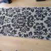 Tapis noir et blanc
