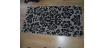 Tapis noir et blanc