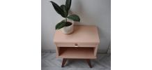 Adorable chevet vintage saumon