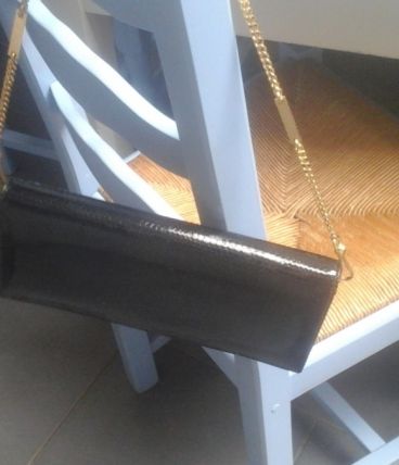 pochette retro en cuir anse chaine doree