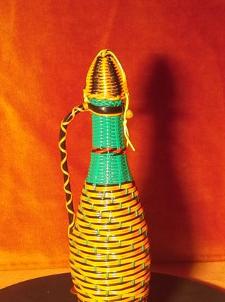 Bouteille vintage 60 en Scoubidou 2