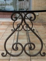 Grande table ovale de jardin avec plateau de verre