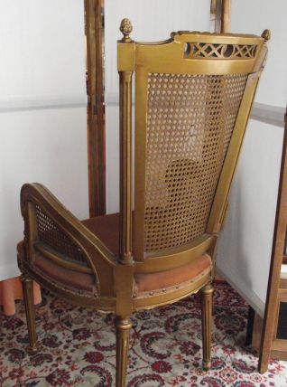 Fauteuil de bureau, dossier cannelé style Louis XVI.