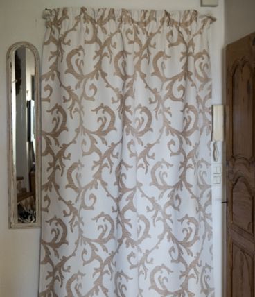 Portière en tissu très stylé pour porte d’entrée