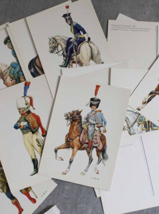 lot de cartes postales thème "les uniformes"