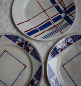 3 assiettes à dessert anciennes 40's