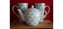 Tasses et théière motifs graphiques
