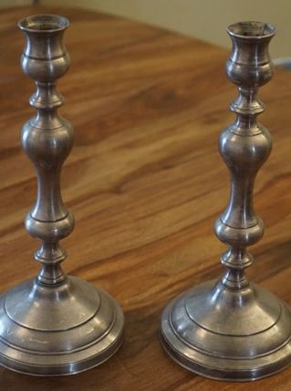 bougeoirs en métal argenté