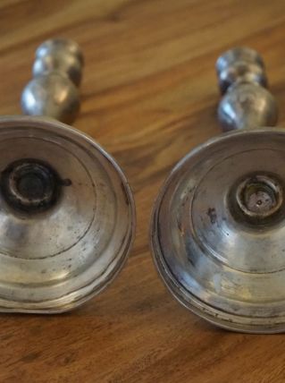 bougeoirs en métal argenté