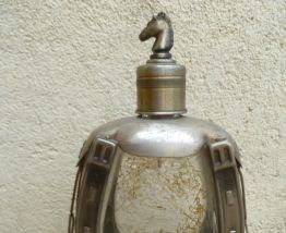 Ancienne Bouteille Musicale Fer À Cheval