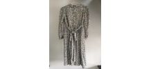 Robe fait main fleurit col Claudine