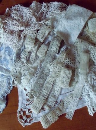 BEAU LOT DENTELLE ANCIENNE / BRODERIE / CROCHET / MERCERIE