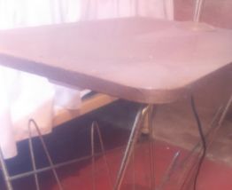LAMPADAIRE LISEUSE PORTE REVUE