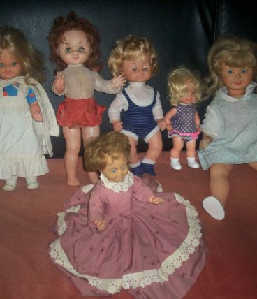 LOT 6 POUPEES DONT BELLA ET GEGE + COUFFIN d'occasion 