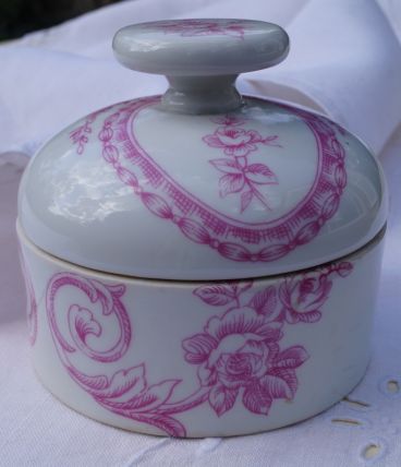 Bonbonnière en Porcelaine de Paris