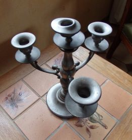 Chandelier en étain