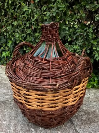 Dame-Jeanne et son habillage en osier bicolore, contenance 5-7L, années 1940