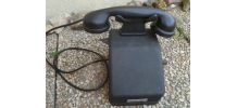 Ancien téléphone à manivelle CIT , années  1950