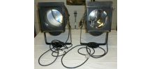 2 Projecteurs anciens de théâtre