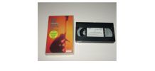 CASSETTE VHS U2 concert filmé " under a blood red sky "