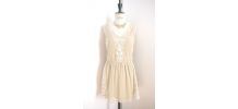 Robe neuve en dentelle de couleur beige style bohème
